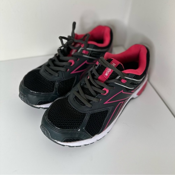 Reebok Quickchase Pink Black Womens Running Athletic Shoes - Picture 2 of 16